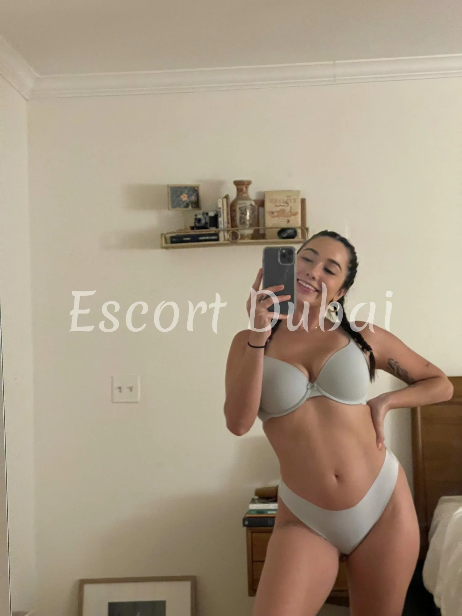 Ariane, 23 years, 170 cm