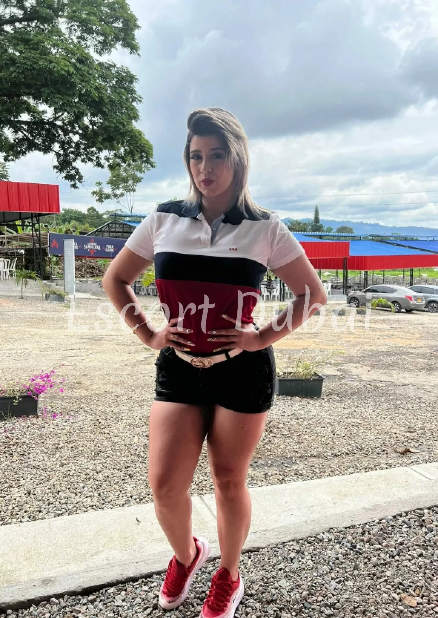 Less, 36 years, 169 cm