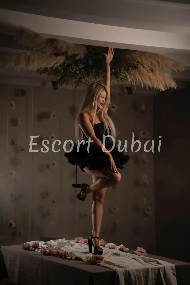 Dilara, 23 years, 165 cm, 2 inch